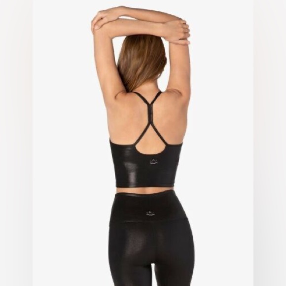 Beyond Yoga Pearlized Slim Racerback Cropped Tank Size M - Like New Condition - Picture 4 of 7
